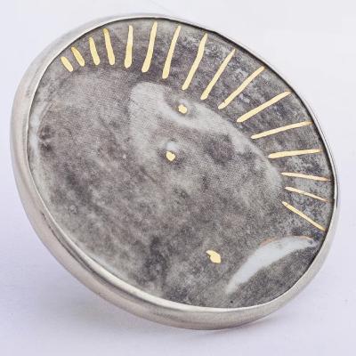 030/ Maria Flor - Mezclando cerámica, joyería, gráfica y viajes.