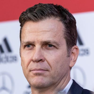 Oliver Bierhoff und „die Mannschaft“ in der Mülltonne