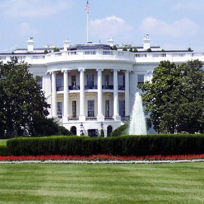 Trump firma decreto per sostegno sanitario ed economico all’Italia