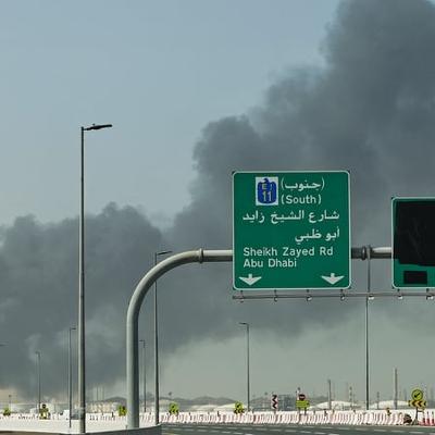 Gracie Ní Rabhartaigh as Dún Lúiche beo as Doha, Qatar agus Niall Ó Fríl as Gaoth Dobhair beo as Dubai. Gracie Ní Rabhartaigh as Dún Lúiche beo as Doha, Qatar agus Niall Ó Fríl as Gaoth Dobhair beo as Dubai.