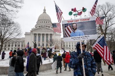 Gun advocates respond to Pretti killing, Impact of no tax on tips, Restoring murals in Superior