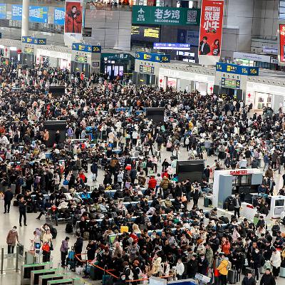 Inter-regional trips exceed 1.4 billion in first week of Spring Festival travel rush