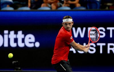 On a super Saturday, who's flying under the radar?