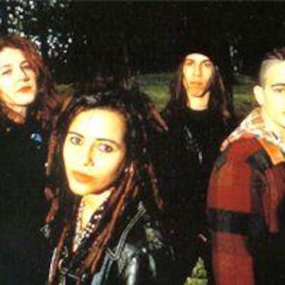 Hey whats going on  **Four non blondes** Hey whats going on  **Four non blondes**
