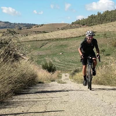 Nicola De Castello tra salite, polvere e panorami Nicola De Castello tra salite, polvere e panorami