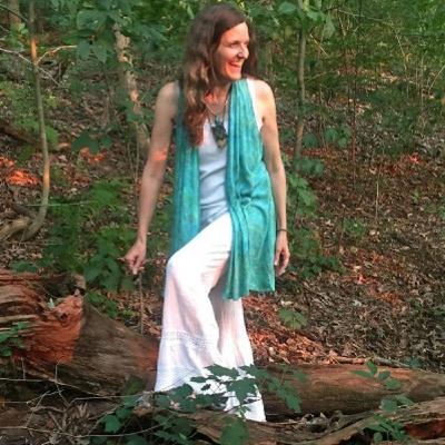 #42 TNT Elisa Beck: Early days of Activism, Enlivening Consciousness, and How to Look Inside Yourself