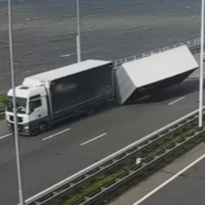 Wees alert: zware windstoten en hevige regen Wees alert: zware windstoten en hevige regen