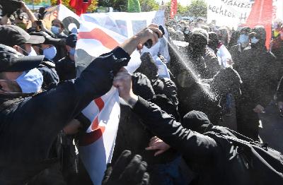 APOCALYPSE - Into The light