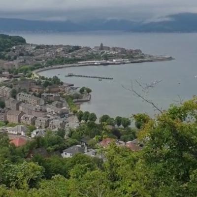 نسبة وولادته عام الفيل ومحاولة هدم الكعبة