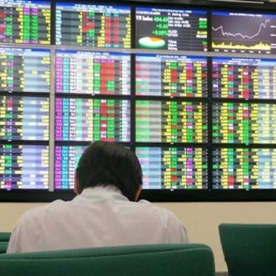 Trước giờ mở cửa - VN-Index thoát phiên giảm sâu nhờ dòng tiền bắt đáy chảy mạnh vào cuối phiên Trước giờ mở cửa - VN-Index thoát phiên giảm sâu nhờ dòng tiền bắt đáy chảy mạnh vào cuối phiên