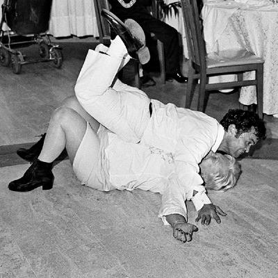 Il BATTESIMO del NANO nella tradizione NAPOLETANA, 8 minuti con il fotografo Mario Spada Il BATTESIMO del NANO nella tradizione NAPOLETANA, 8 minuti con il fotografo Mario Spada