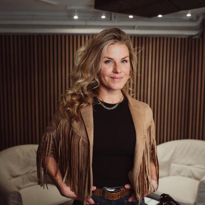Emelie Torstensson - om resan från musikal till country Emelie Torstensson - om resan från musikal till country