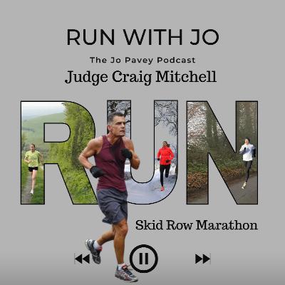 Jo Pavey chatting with Judge Craig Mitchell and Gabi from Skid Row Marathon