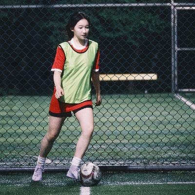 从海淀黄庄安全撤离，一个足球美少女的反“鸡”之路｜010