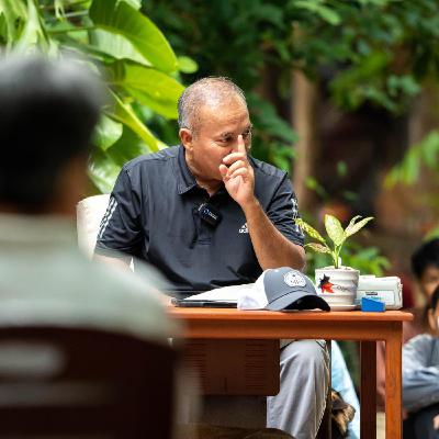 លោកពូពន្យល់ ថ្ងៃ 27-05-2024 នៅចម្ការពេលព្រឹក លោកពូពន្យល់ ថ្ងៃ 27-05-2024 នៅចម្ការពេលព្រឹក