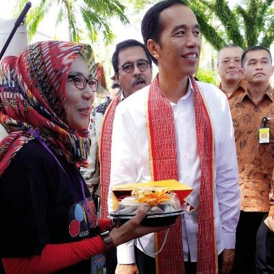 Cerita Za_2_Pembeli Pertama Cerita Za_2_Pembeli Pertama