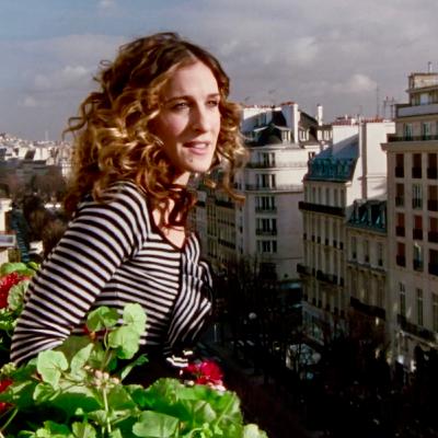 "An American Girl in Paris (Part Une)" Sex and the City (S6, E19) Carrie moves to Paris!