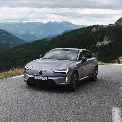 Volvo ES90 - Autonomia da 700 km e piattaforma a 800 Volt