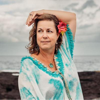 Ep. 112 UFO's, Ramtha's school & government cover ups (with Lisa Thompson)