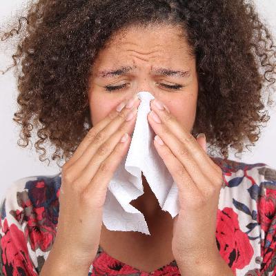 Warum schließen wir beim Niesen die Augen? Warum schließen wir beim Niesen die Augen?