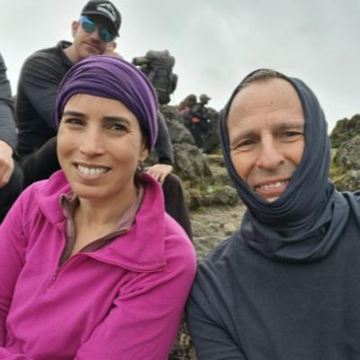 מה למדנו מטיפוס מאתגר לפסגת הקילימנג’רו על תקשורת, יחסים, הגשמה והצלחה בחיים? | ד”ר קרן זילכה וחגי שלו