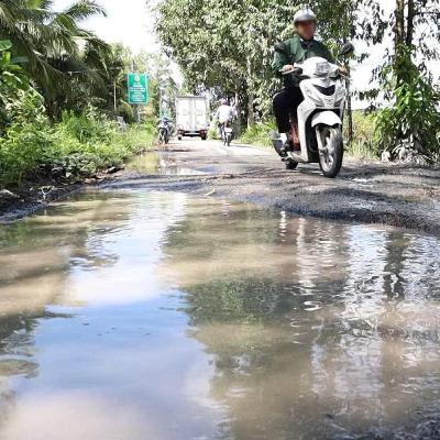 Cần Thơ: Đường Phạm Hùng xuống cấp nghiêm trọng, cần sớm khắc phục
