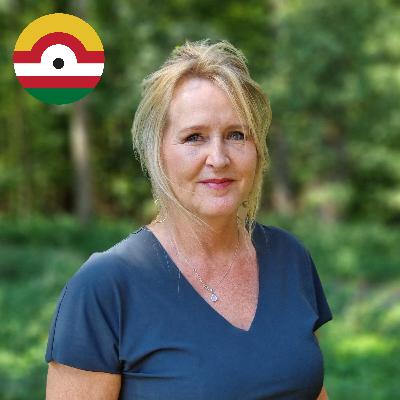 Suzanne Haeyen, lector Vaktherapie bij persoonlijkheidsstoornissen bij de Hogeschool Arnhem en Nijmegen (HAN) en beeldend therapeut bij ggz-organisatie GGNet: ‘Cognitieve zorg is niet voor iedereen de beste of snelste ingang. Soms werkt een ervaringsgerichte therapievorm beter.’ Suzanne Haeyen, lector Vaktherapie bij persoonlijkheidsstoornissen bij de Hogeschool Arnhem en Nijmegen (HAN) en beeldend therapeut bij ggz-organisatie GGNet: ‘Cognitieve zorg is niet voor iedereen de beste of snelste ingang. Soms werkt een ervaringsgerichte therapievorm beter.’