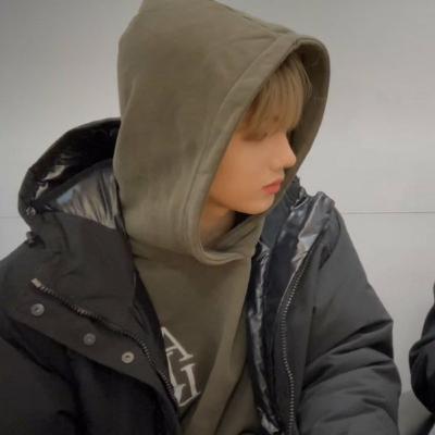 no.09:“你是我只敢在夜里想起的人” no.09:“你是我只敢在夜里想起的人”