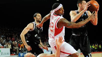 Bilbao Basket: 25 años, 25 plantillas | 'El chino', primer director de juego del dúo Mumbrú-Hervelle en Miribilla