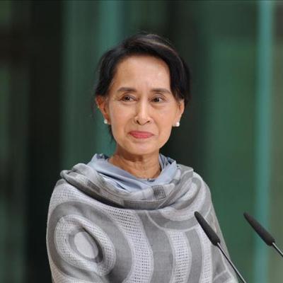 Aung San Suu Kyi | Long Story Short with Leslie Wilcox Aung San Suu Kyi | Long Story Short with Leslie Wilcox
