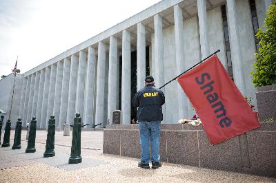 Donald Trump targets the Library of Congress Donald Trump targets the Library of Congress