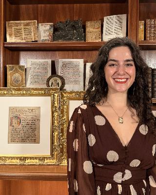Episode 337 - The Human Side of Illuminated Manuscripts with Sienna Wells