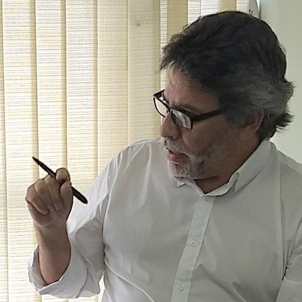 Osvaldo Bertolino - O outro lado da notícia