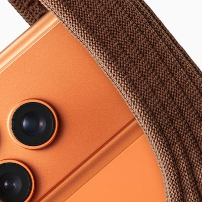 Dal Calzino alla Borsa: L'Evoluzione degli Accessori Apple Dal Calzino alla Borsa: L'Evoluzione degli Accessori Apple