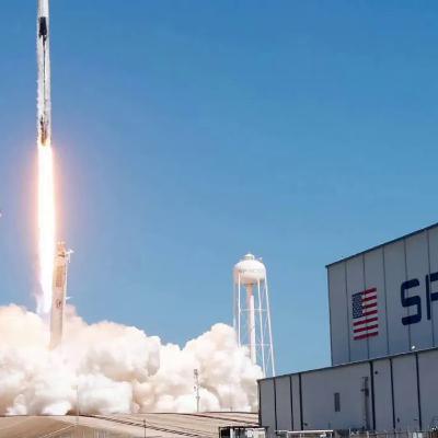 SpaceX propulse 4 astronautes vers l’ISS