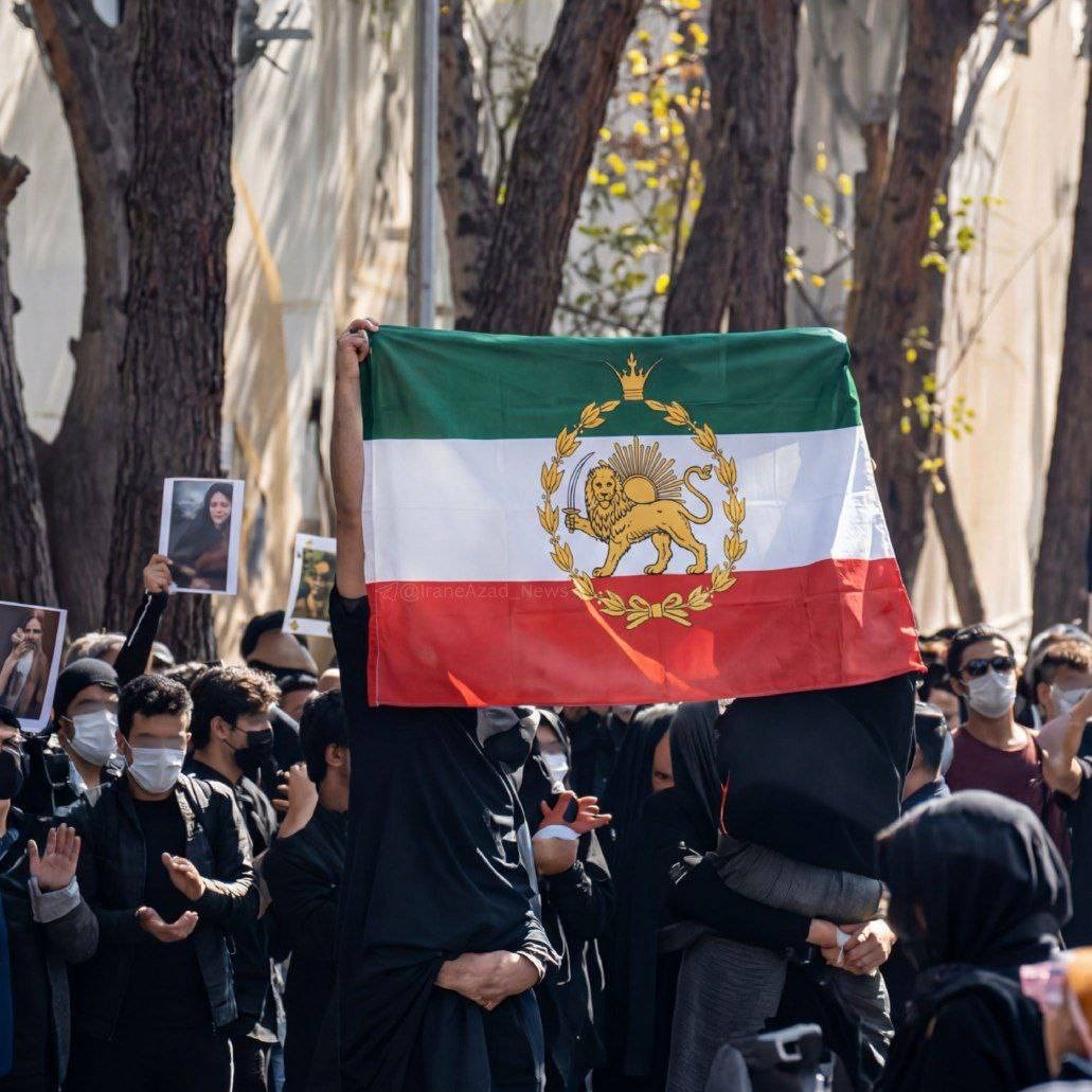 318. شرقی خشمگین