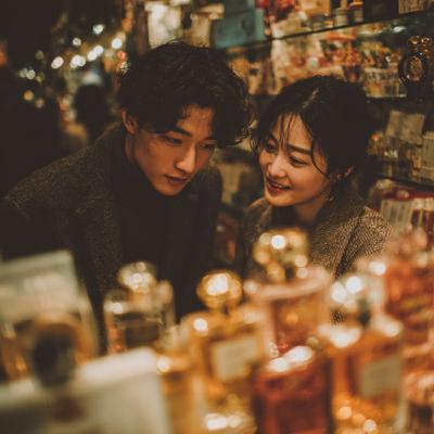 #195 與曖昧對象逛街試香 [日常] [約會] [調情]