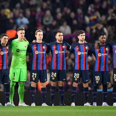 Pourquoi le FC Barcelone joue en bleu et en rouge ?