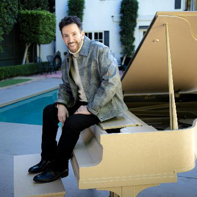 Eric Vetro Knows How To Sing Like The Stars Eric Vetro Knows How To Sing Like The Stars