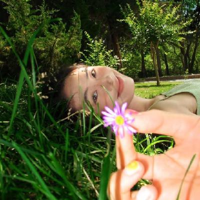 女生在恋爱前、中、后期的自我管理