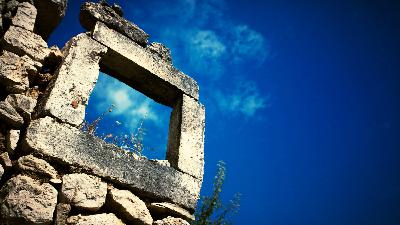 RotK Part 8: Concerning The Healing Hands of a King