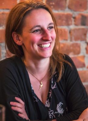 17. Besökspodden - Corinna Björk ”Spännande hotellplaner, mind/body/spirit/, julmys & kommunikationskarriär”