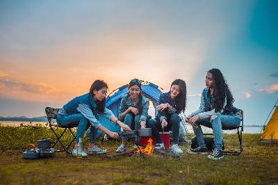 Adult Sleepaway Camps for Your Health!