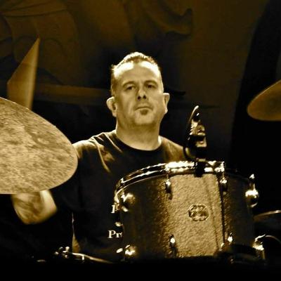 SixX Strings: Jean-Paul Gaster of CLUTCH