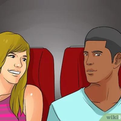 How to Know If a Guy Wants to Kiss You at a Movie Theater How to Know If a Guy Wants to Kiss You at a Movie Theater