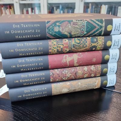 Ein Schatz aus Samt und Seide: Dokumentation der Textilien im Domschatz Halberstadt Ein Schatz aus Samt und Seide: Dokumentation der Textilien im Domschatz Halberstadt