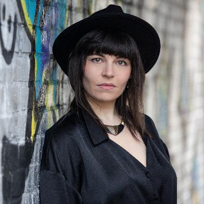 The Notes Between with Lara Eidi and Lara De Belder The Notes Between with Lara Eidi and Lara De Belder