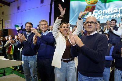 Extremadura inaugura el calendario electoral con Sánchez cercado por la corrupción