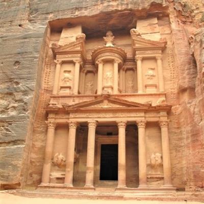 【世界遺産】ペトラ。岩壁の一本道の奥に数百年も忘れ去られていた古代都市 【世界遺産】ペトラ。岩壁の一本道の奥に数百年も忘れ去られていた古代都市