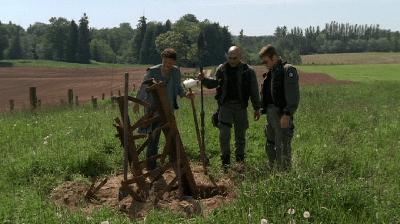 SG1-S05E10 - "2001"